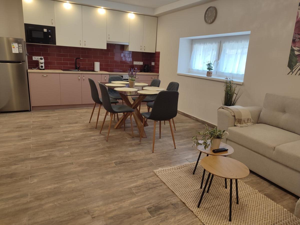 Voeroesko Apartmanhaz 발라톤알마디 외부 사진