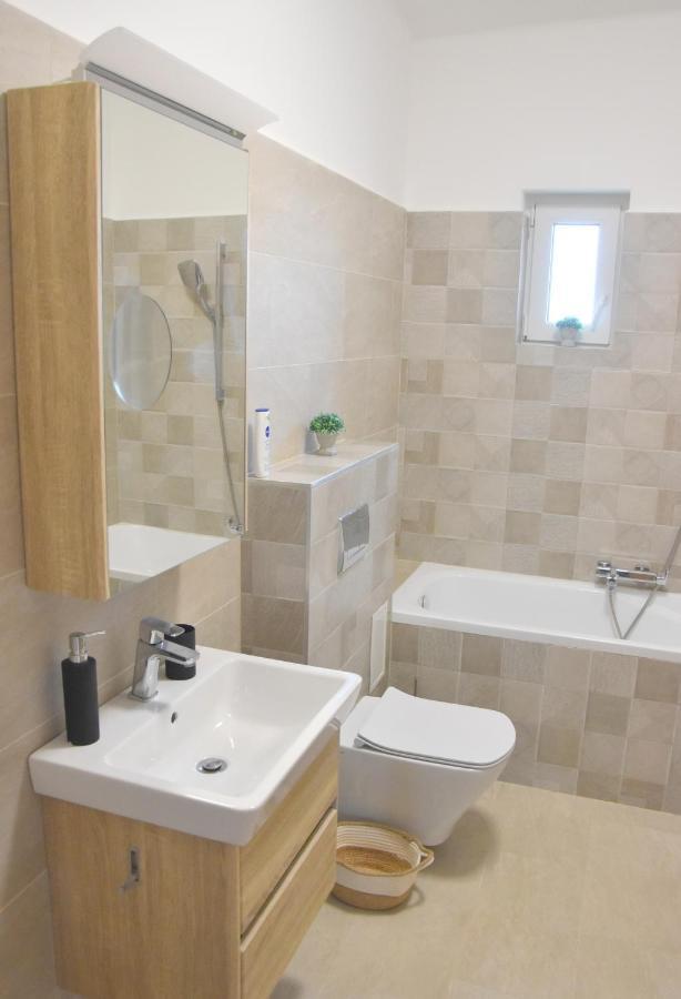 Voeroesko Apartmanhaz 발라톤알마디 외부 사진